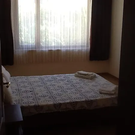 Apartament Chernomorska 13 Rawda
