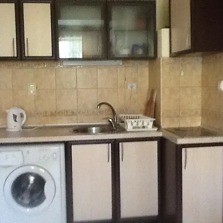 Chernomorska 13 Apartament Rawda