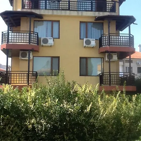 Апартаменты Chernomorska 13 *
